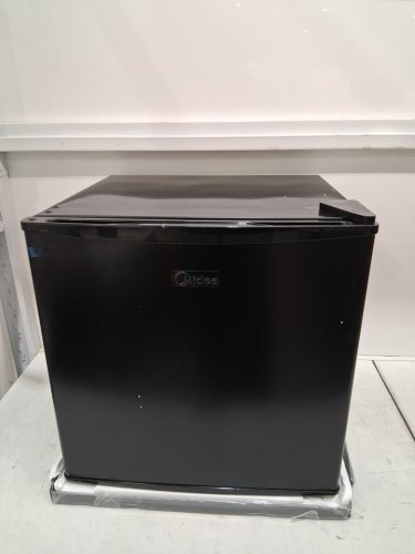 MIDEA COMPACT REVERSIBLE SINGLE DOOR REFRIGERATOR/FREEZER - 1.6 CU.FT - BLACK (MODEL: WHS-65LB1) image 2