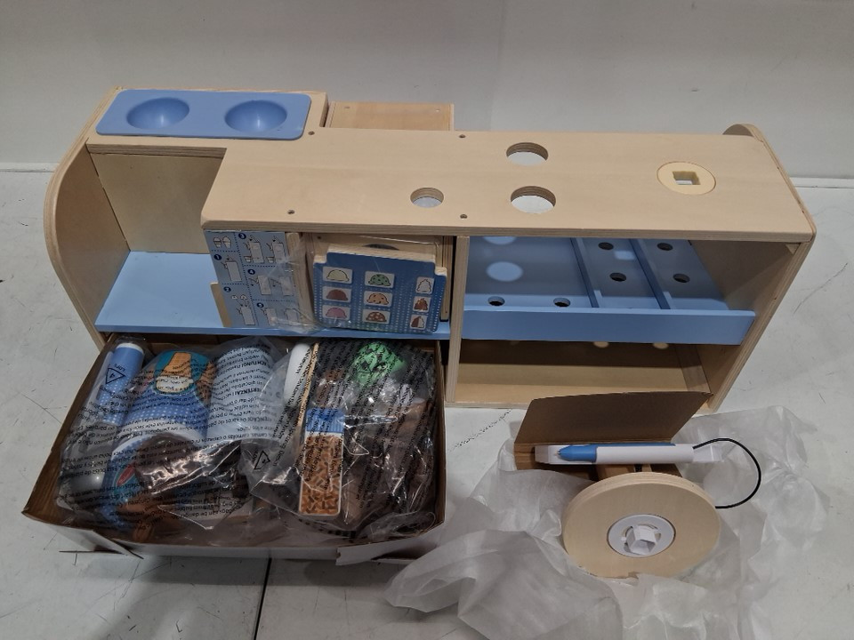 42PC Melissa & Doug Wooden Cool Scoops Ice Creamery with counter and accessory set (Model: 1934862) image 5