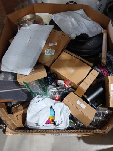 assorted MIXED item MYSTERY PALLET - VARIOUS PRODUCTS - aprox 300+ - (pallet #23) image 3