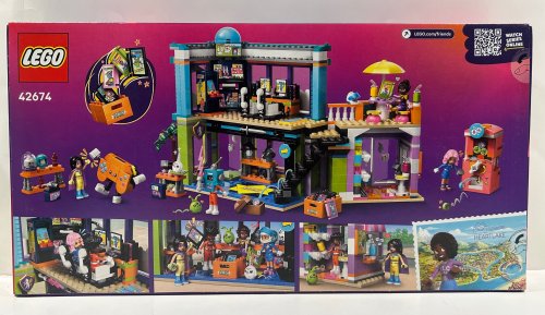 1005pc Lego - friends - comic book and game store (42674) image 5