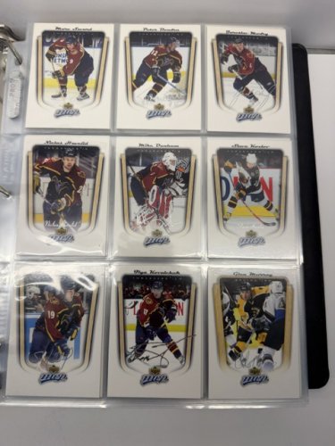 370 APPROX ASSSTD 2005 UPPER DECK MVP HOCKEY NHL CARDS image 17