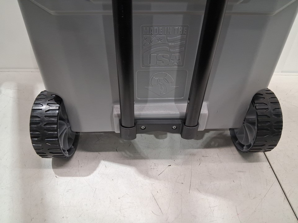 Igloo MaxCold Latitude wheeled Roller Cooler - 62qt/58L - grey\white - (model: 1872193) image 7