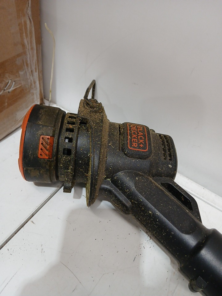 BLACK+DECKER STRING TRIMMER/EDGER - 10" - BLACK/ORANGE (MODEL: LST201-ca) image 5