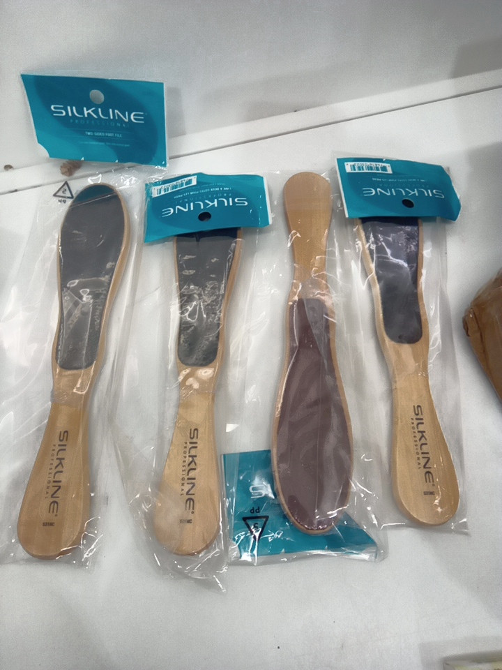 4 SILKLINE PROFESSIONAL DOUBLE SIDED FOOT FILE WITH OAK HANDLE (MODEL:‎531NC) image 2