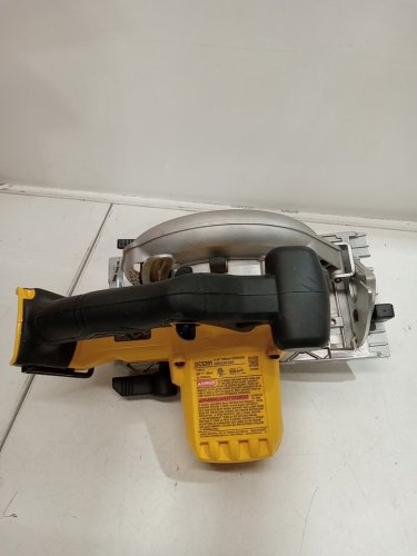 DEWALT 20V MAX* 6-1/2" Circular Saw Kit, with 5.0-Ah battery and charger (model: DCS391P1) image 11