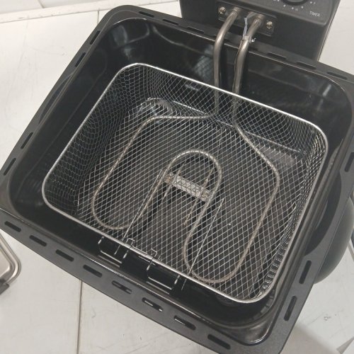 CHEFMAN JUMBO SIZE DEEP FRYER WITH TEMPERATURE CONTROL - 4.3L - STAINLESS STEEL/SILVER (MODEL: RJ07-45-SS-CA) image 5