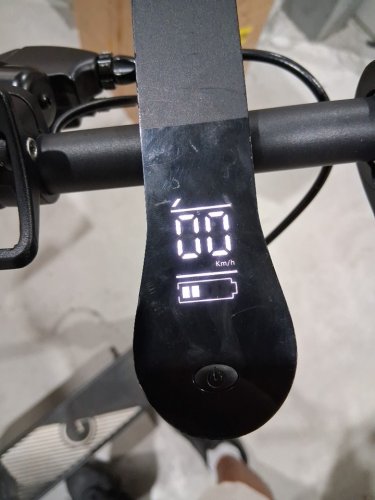 GEN3 VERVE ELECTRIC SCOOTER WITH A TO SPEED UP TO 32KM/H - BLACK image 3