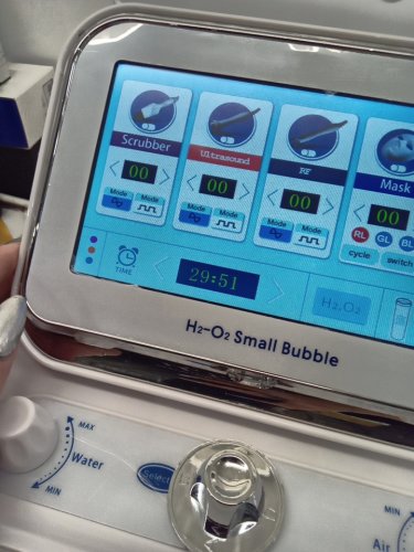 H2-O2 SMALL BUBBLE Hydrogen Oxygen 7-IN-1 Facial Machine with LCD Touch Screen image 6