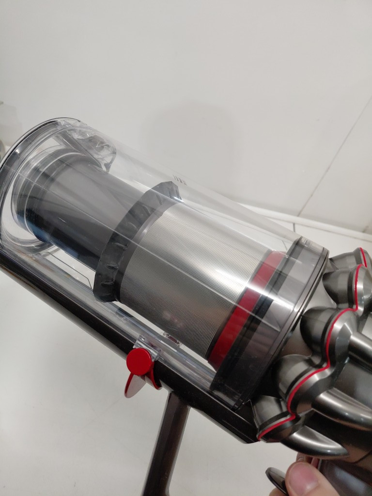 dyson v11 cordless 2-in-1 stick/hand vacuum cleaner with multi-purpose attachments (model: v11 sv28) image 3