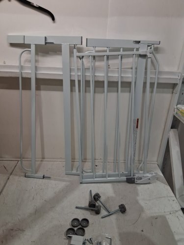 REGALO EASY STEP METAL WALK-THROUGH GATE - FITS OPENINGS 29" TO 49" WIDE, 30" TALL - WHITE (MODEL: 1164 EW DS) image 3