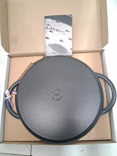 staub grill pan with integrated handles - 12" round - cast iron (model: 1894933) image 4