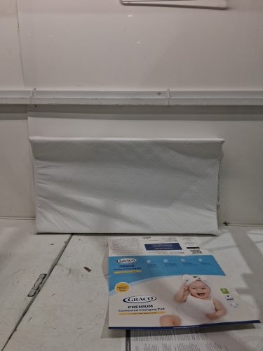 Graco Premium Contoured Changing Pad - white (model:06810-500-dl) image 3