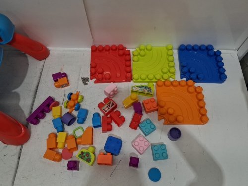 MEGA BLOKS FIRST BUILDERS BUILD 'N LEARN TABLE WITH BIG BUILDING BLOCKS image 4