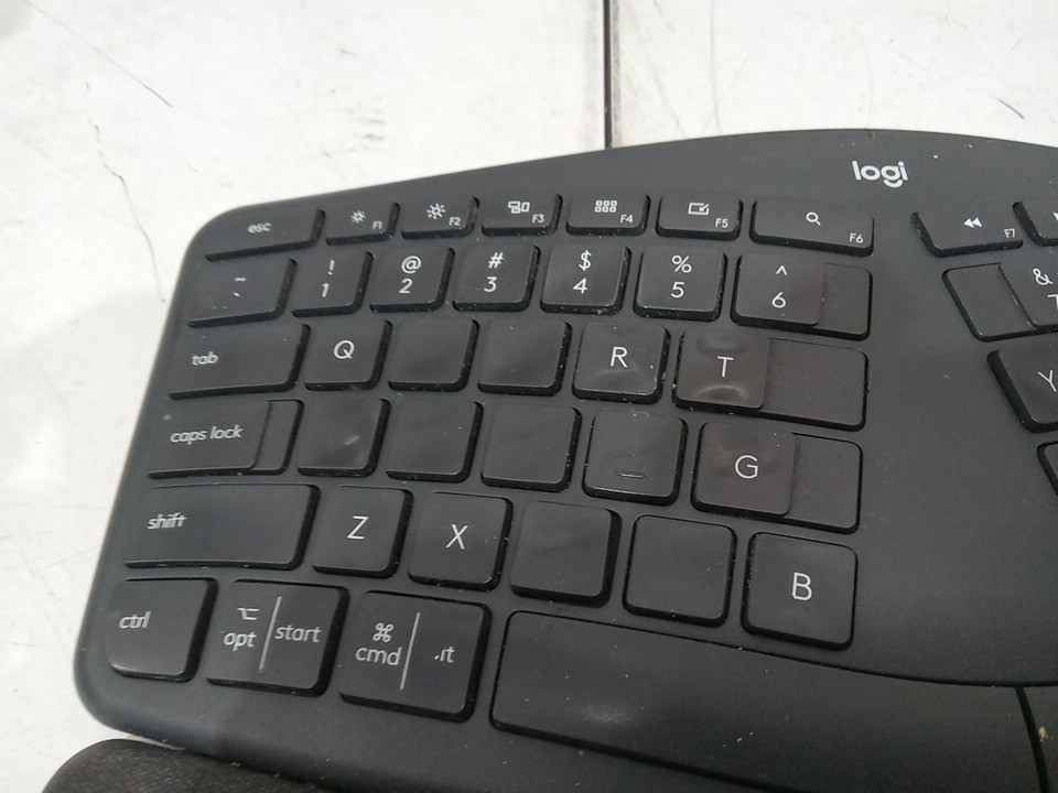 Logitech ERGO K860 Bluetooth Wireless Ergonomic Keyboard with Built-in Wrist Rest and Unifying Receiver (Model:‎ YR0072) image 5