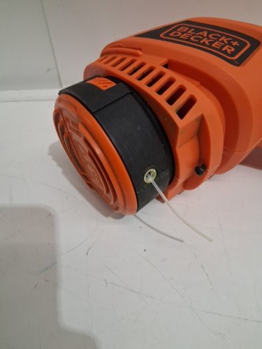BLACK + DECKER 2-IN-1 CORDed STRING TRIMMER AND EDGER KIT- 13" CUT SWATH - orange/black (MODEL: st7700) image 6