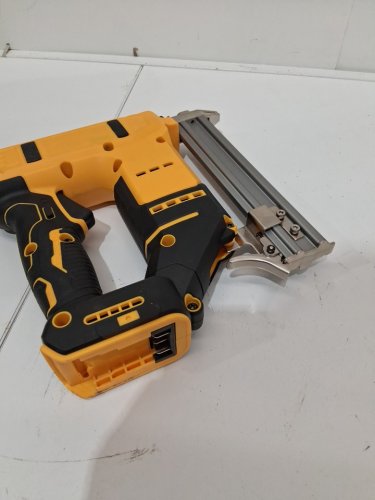 LEZZYRUCK CORDLESS BRAD NAILER - WORKS WITH 20V DEWALT BATTERIES - 20V - 18GA - YELLOW/BLACK *TOOL ONLY* (MODEL: F30/422J) image 4