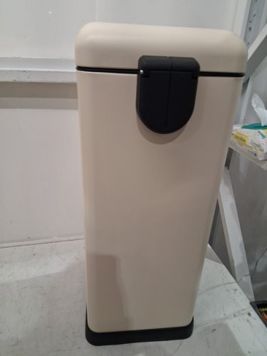 happimess Betty Retro Step-Open Trash Can with Fingerprint Resistant Soft-Close Lid - 30L -  almond/cream (model:HPM1007F) image 7