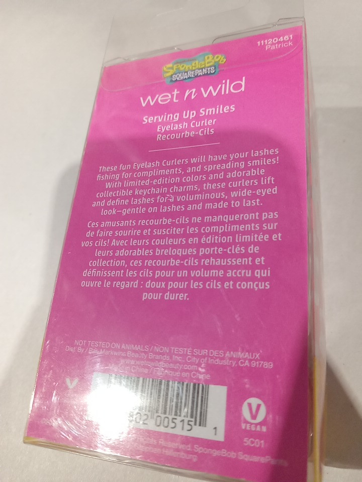 2 Wet n Wild Spongebob Serving up smiles Eyelash Curler - rose gold - Patrick image 3