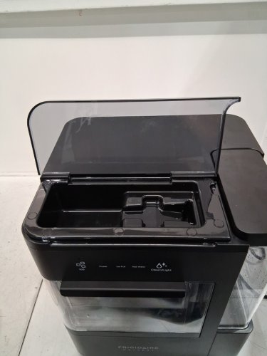 Frigidaire Gallery 38 lbs. Countertop Nugget Ice Maker-easy crush ice-Black (model: efic264-black) image 9
