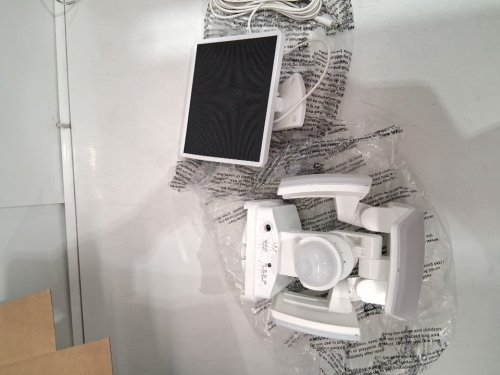 LUTEC MOTION ACTIVATED SOLAR SECURITY LED FLOOD LIGHT - 5000K - 3000LM - WHITE (MODEL: 1937995) image 3
