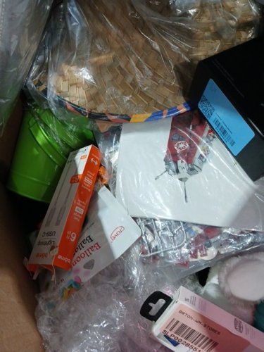 assorted MIXED item MYSTERY PALLET - VARIOUS PRODUCTS - aprox 300+ - (pallet #22) image 12