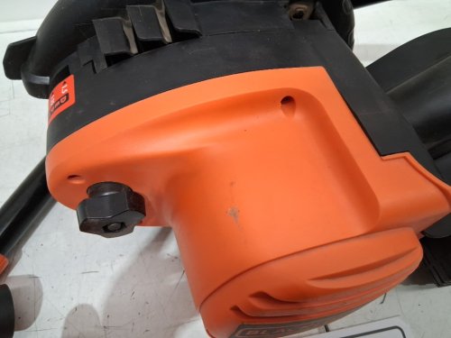 BLACK+DECKER EDGE HOG 2-1/4 HP CORDED ELECTRIC LANDSCAPE EDGER AND TRENCHER (model:LE750) image 7