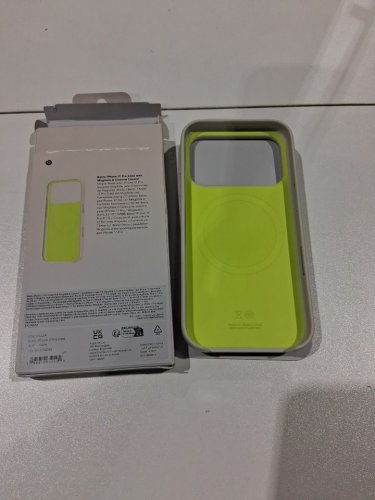 Beats case with MagSafe & Camera control FOR iPhone 17 Pro - Stone (model: A3507) image 3