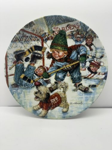 THE BRADFORD EXCHANGE HOCKEY'S LITTLE HEROES 4TH ISSUE "OVERTIME GOAL!" 8" COLLECTORS PLATE BY STEWART SHERWOOD image 2