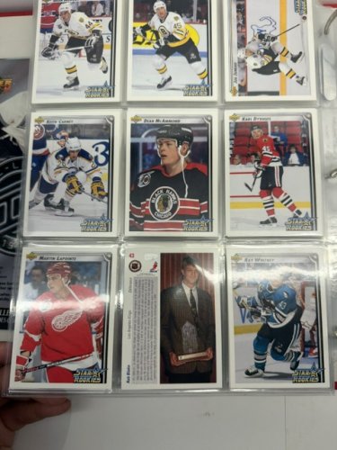 1300+ APPROX ASSSTD 1991/92/93 NHL UPPER DECK HOCKEY CARDS IN ENGLISH AND FRENCH VERSIONS image 39