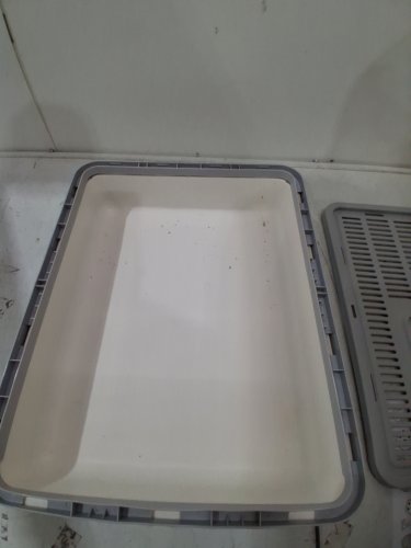UNBRANDED FOLDING CAT LITTER BOX WITH FRONT ENTRY, TOP EXIT, AND SCOOP, 21.5" x 16" x 15" - GREY/WHITE image 5