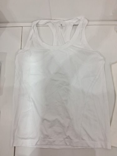 2 ASSORTED WOMEN'S TANK TOPS - MEDIUM  - TUFF ATHLETICS / FRANK AND OAK - white/off white image 3
