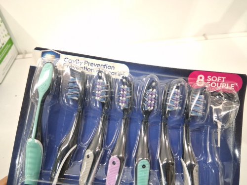 7pk oral b cavity prevention cross action criss-cross bristle - soft toothbrushes - Assorted colors image 3