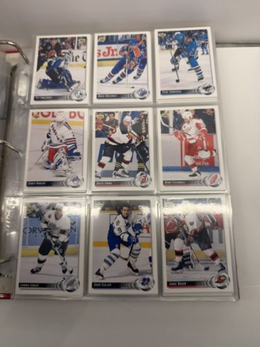 1300+ APPROX ASSSTD 1991/92/93 NHL UPPER DECK HOCKEY CARDS IN ENGLISH AND FRENCH VERSIONS image 41