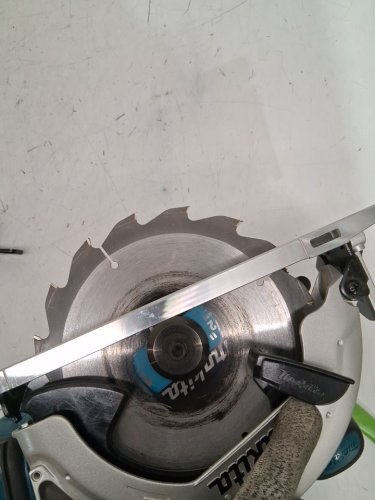 *Tool Only* Makita Circular Saw - 18V LXT 6-1/2" (model: DSS611Z) image 3