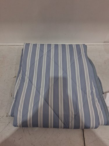 Below Zero reversible Cooling Throw Blanket - 60" x 70" - blue stripes/solid (model: 1991350) image 3