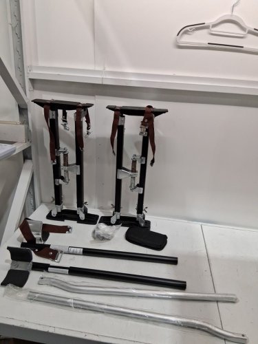adjustable aluminum Drywall Stilts with Protective Knee Pads - 24" x 40" - black (model: HCST-24BK) image 6