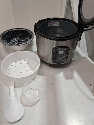 RICARDO Non-stick 8-Cup Digital Rice Cooker with steamer basket, spoon & measuring cup +4 Cooking Functions & Auto keep warm - silver (model: 063457-002-0000) image 2