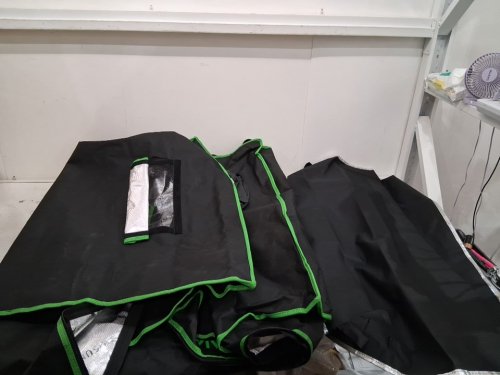 Vivosun Standard Grow Tent - 24" x 24" x 48" - Black image 3