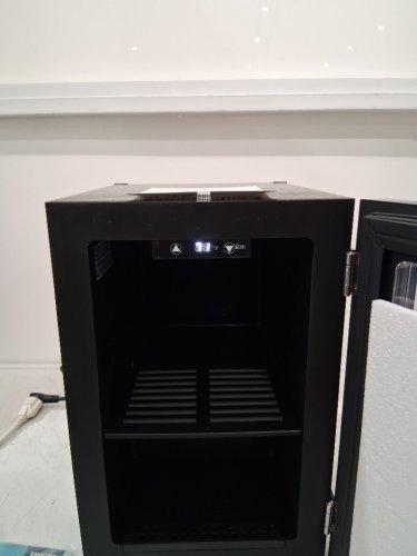 EUHOMY BEVERAGE REFRIGERATOR COOLER WITH 40°F-61°F DIGITAL TEMPERATURE CONTROL - 18L (HOLDS 25 CANS) - BLACK (MODEL: FWC008-11BL-CAEH /‎ WC-6B) image 5