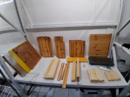 BeeCastle Hives Natural Hive 8/10 Frame 3 Layer starter kit beehive - unwaxed image 5