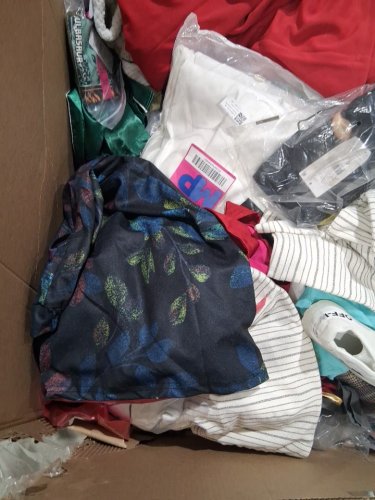 assorted MIXED Clothes MYSTERY PALLET - VARIOUS clothes and sizes - aprox 300+ (PALLET #2) image 4
