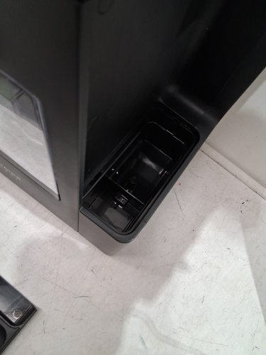 Frigidaire Gallery 38 lbs. Countertop Nugget Ice Maker-easy crush ice-Black (model: efic264-black/fgic264-black) image 6