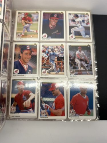 800 APPROX ASSSTD UPPER DECK 1990 MLB BASEBALL CARDS image 13