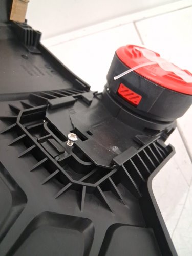CRAFTSMAN Corded String Trimmer/EDGER, WEED WACKER FOR LAWN MAINTENANCE - 14" - 6.5 AMP - RED/BLACK (MODEL: CMEST913) image 9