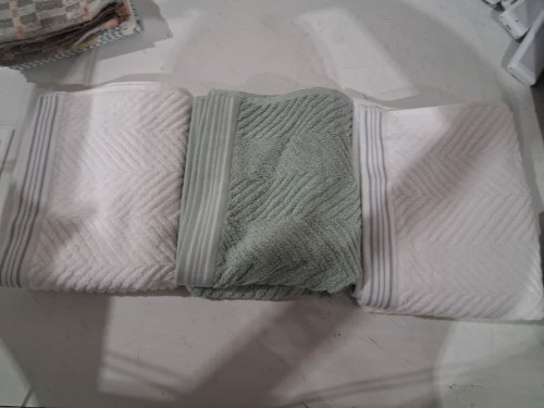 3pk caro home 100% cotton hand towels - 18" x 30" - green/white herringbone (MODEL: 1945886) image 2