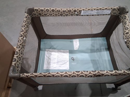 GRACO PACK 'N PLAY PORTABLE PLAYARD - 39.5" x 28.2" x 29" - Brown/Multicolor image 5