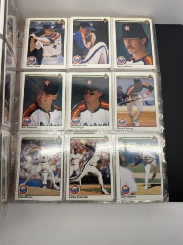 800 APPROX ASSSTD UPPER DECK 1990 MLB BASEBALL CARDS image 11