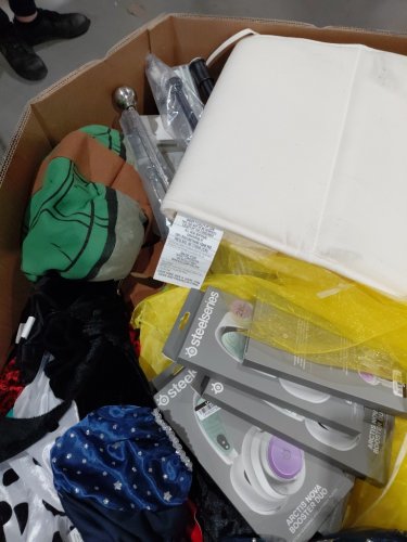assorted MIXED item MYSTERY PALLET - VARIOUS PRODUCTS - aprox 300+ - (pallet #34) image 7