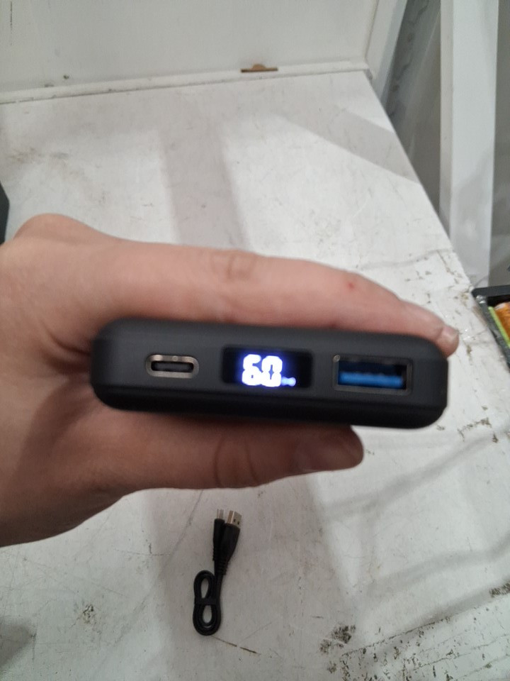 Podoru Magsafe Magnetic Battery Pack with Type-C Cable for Wireless Charger - 10000mAh - 15W - BLACK (model: ‎KT-D003) image 3