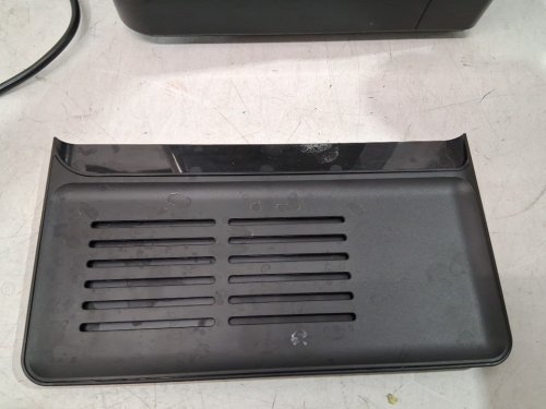 Frigidaire Gallery 38 lbs. Countertop Nugget Ice Maker-easy crush ice-Black (model: efic264-black/fgic264-black) image 9